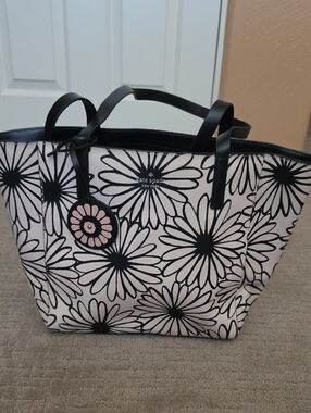kate spade Black & White Daisy Tote with Pink Flower Charm